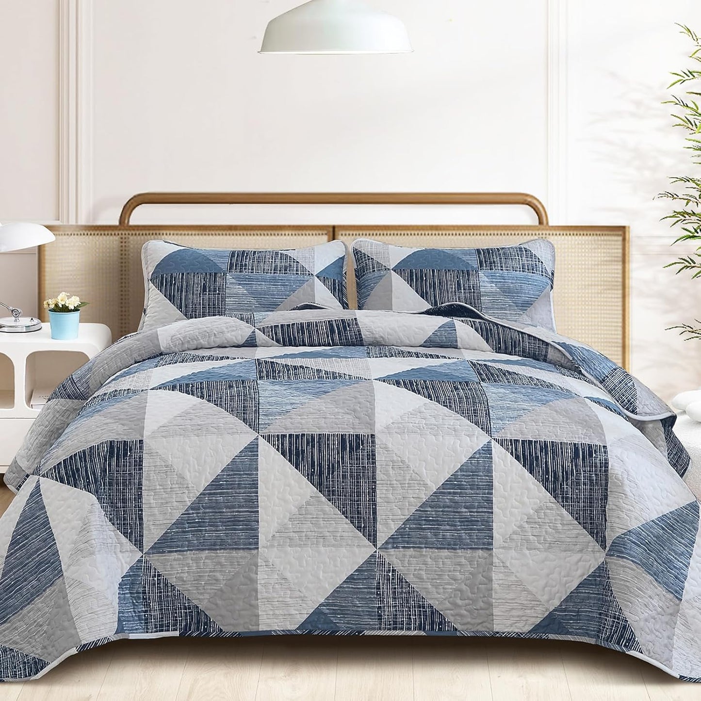 Super Soft Quilt Queen Size Blue, 3 Pieces Patchwork Bedspread Bedding All Season - BigGreenBear.com bedding 39.99 USD Big Green Bear