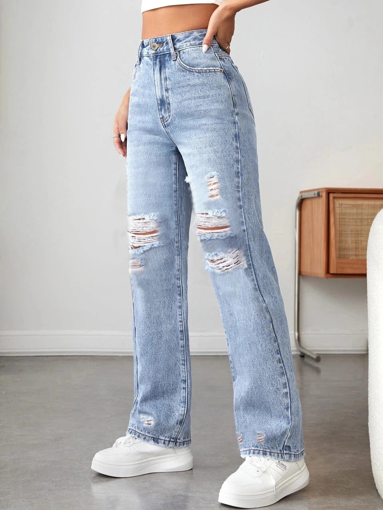 Women's Lightweight Blue Jeans Wide Open Leg Loose and Comfortable