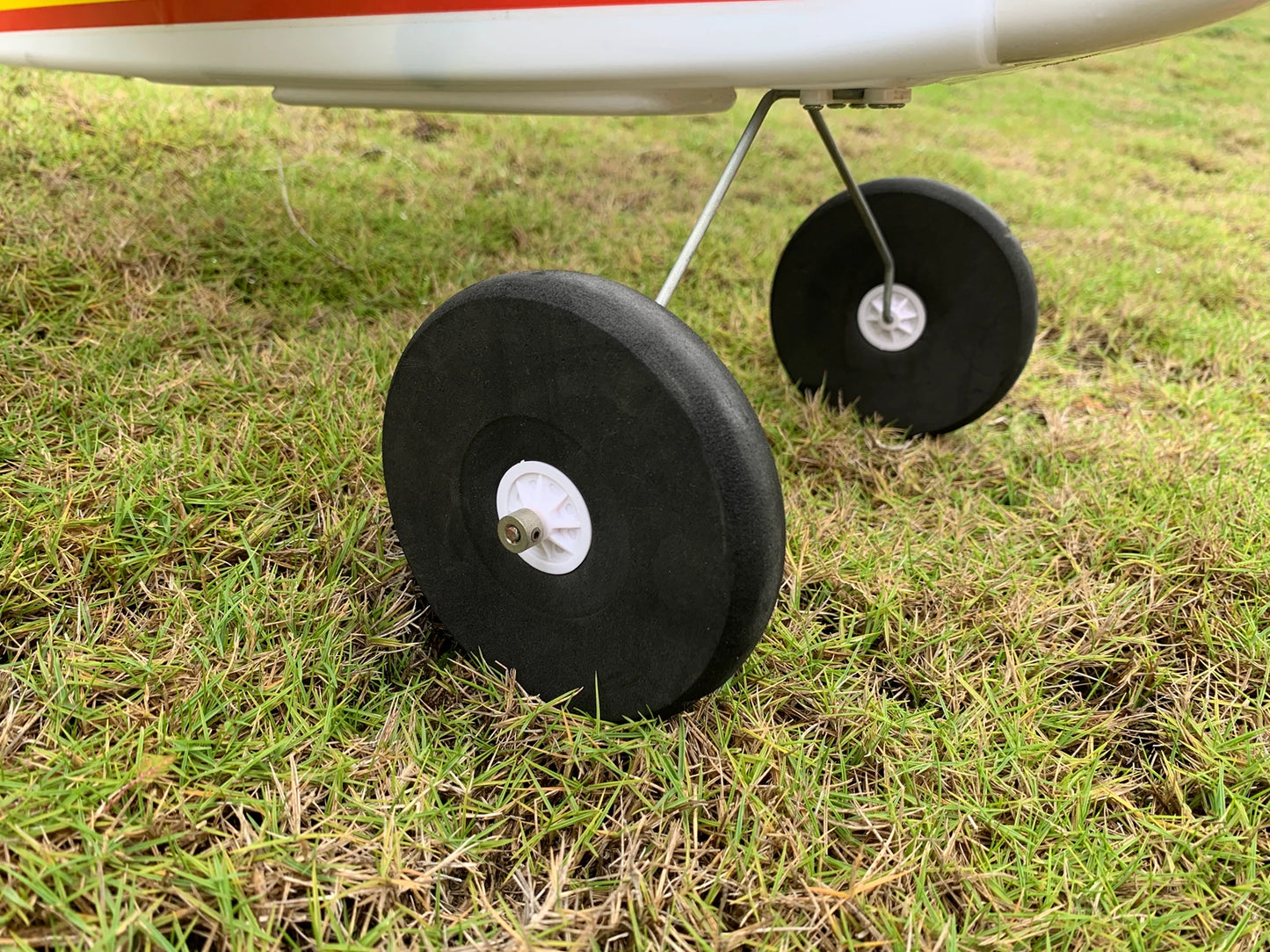 E0717 Cessna 185 1030mm Wingspan Short Distance Takeoff EPS RC Airplane Fixed Wing Trainer KIT/PNP
